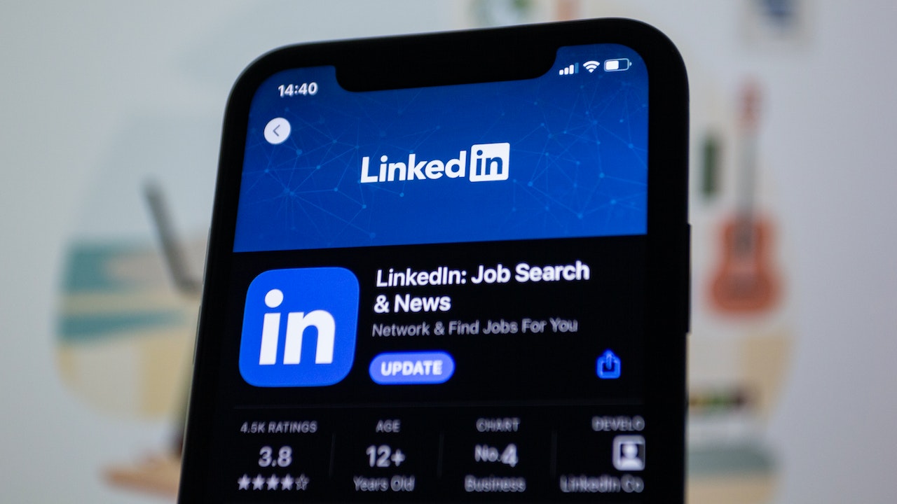 Conquista el Mercado con LinkedIn: Claves para Emprendedores